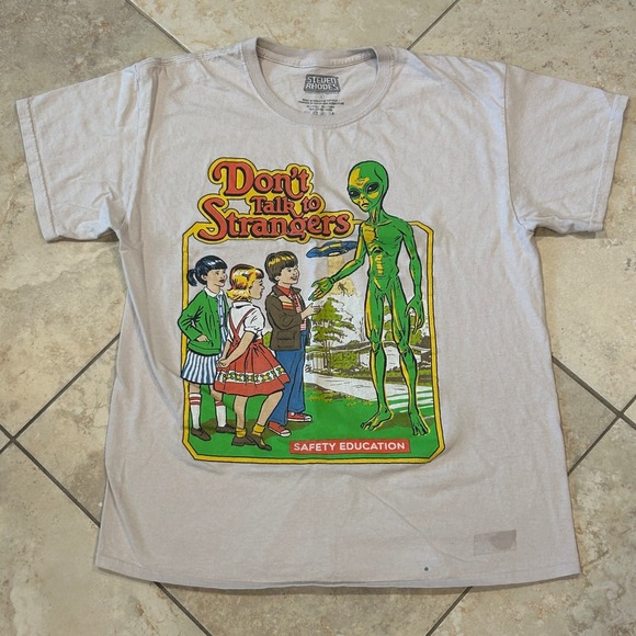 Steven Rhodes Other - Steven Rhodes Dont Talk To Strangers Alien Safety Education Shirt Mens L Beige